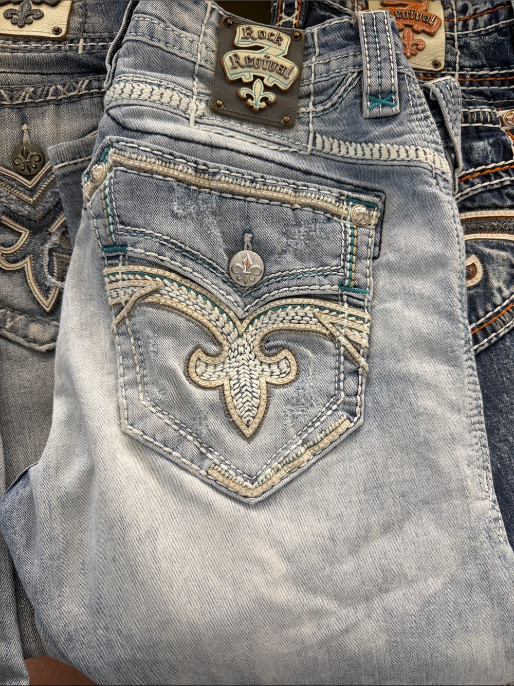 Rock Revival Men’s Relaxed Light Wash Jeans with Embroidered Back Pocket